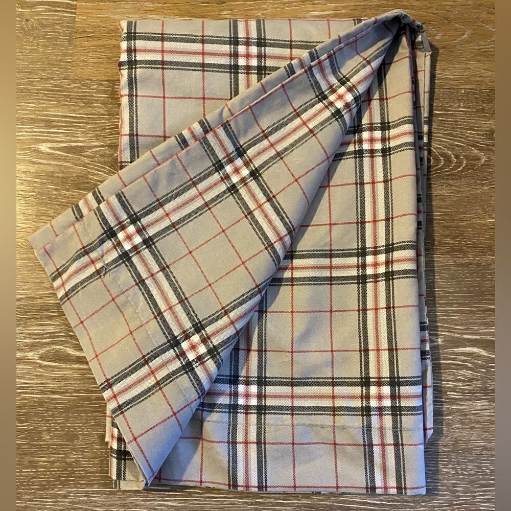 Simple Plaid Pillow Case Set